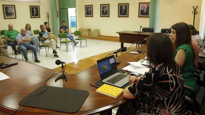 La conselleira presentó la iniciativa a los alcaldes de la comarca en  Sober