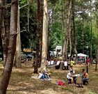 Pocas personas se quedaron ayer a comer en el monte.