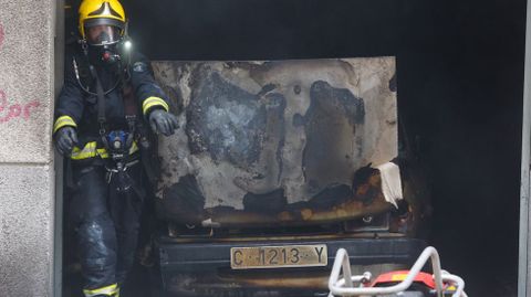 Incendio de un coche de la calle Tornos