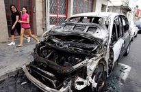 <span lang= es-es >Coches quemados</span>. La aparici�n de veh�culos incendiados en varios puntos de Monforte en el �ltimo a�o (la foto corresponde a Doctor Casares) es uno de los sucesos a los que alude el PP.