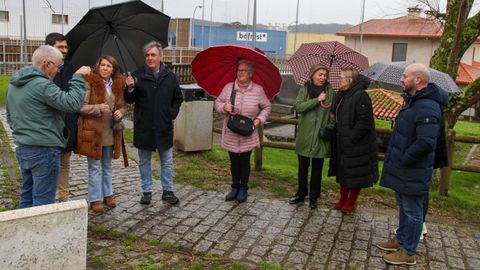 Representantes del PP y de la asociaci�n de vecinos de Trabanca�Badi�a en la reuni�n