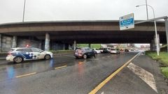 La Polic�a Local tuvo que cortar el carril izquierdo mientras no se retiraban los coches