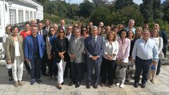 Foto de familia de los participantes en la Escuela de Verano del Poder Judicial que se clausur� este viernes en el pazo de Mari��n, en Bergondo.