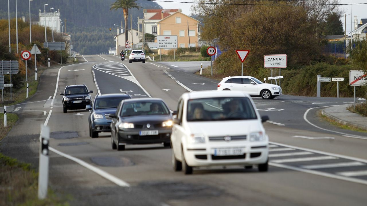 Un herido en Foz tras un choque entre un camión y un coche