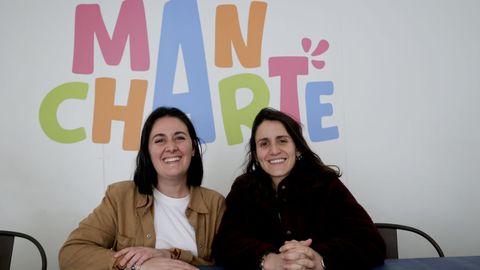 Valentina y Nicole en su sala de manchado de Os Mallos