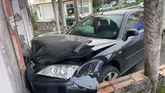 El coche se estrell� contra una casa 