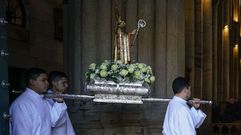 Procesi�n con la imagen de san Marti�o de Tours en Ourense.