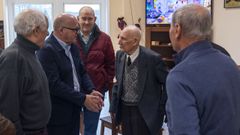 Baltar, en su visita a la sociedad La Troya.