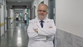 Andr�s Soto, la semana pasada, en los pasillos del Hospital Cl�nico de Santiago