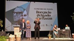 Miguel Anxo Fernn Vello recogi el premio en la gala celebrada en el Teatro Lauro Olmo de O Barco