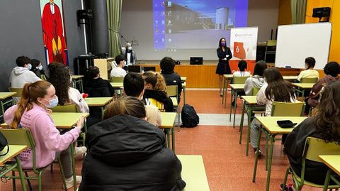 Una sesi�n de este programa, en un centro de Muros. Imagen de archivo 