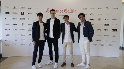 Los magos de la empresa Galicia Ilusiona amenizaron la celebración.