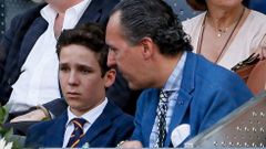 Jaime de Marichalar con Froiln viendo un partido de tenis este mayo en Madrid