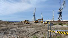 Parcela que albergar� la f�brica digital de bloques, anexa a las gradas