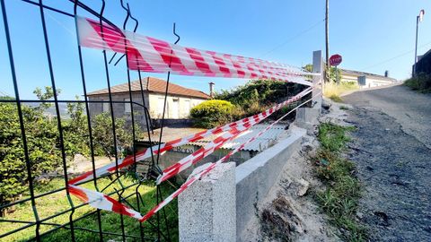 El muro contra el que chocó el joven que perdió la vida con su moto en Nigrán