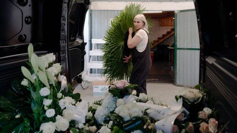 Las flores y la vida son su materia prima