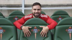 Migue Leal en el banquillo del estadio de A Malata.