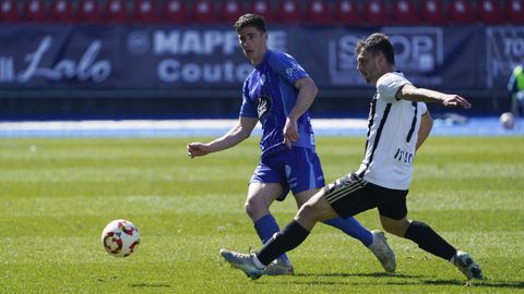 Aranzabe presionando la salida de balón azulona en su visita a O Couto con el Real Unión