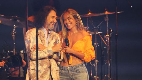 Actuaci�n de Karol G y Marco Antonio Solis