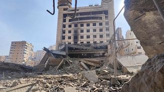 Edificio del canal de televisi�n Al-Manar bombardeado por Israel en Beirut