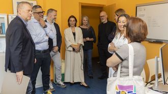 Distintas autoridades acompa�aron al conselleiro de Sanidade en su visita a la UCA de Carballo