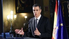 El presidente del Gobierno, Pedro S&aacute;nchez, en rueda de prensa tras su reuni&oacute;n con el papa