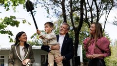 El presidente estuvo acompa�do por la conselleira y la alcaldesa.