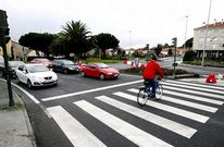 La rotonda tiene un giro anulado para facilitar la circulaci�n de entrada y salida de la ciudad. 