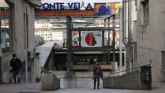 Entrada principal del centro comercial Ponte Vella de Ourense