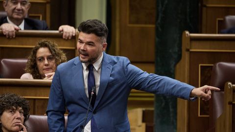 El portavoz de ERC en el Congreso, Gabriel Rufin, interviene durante una sesin de control al Gobierno.