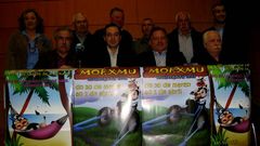 Responsables de la organizaci�n y de instituciones, en la Casa da Cultura de Muimenta