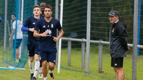 Real Oviedo Requexon Viti Mariga Johannesson Horizontal.Johannesson, Viti y Mariga durante el entrenamiento