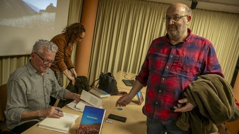 Presentaci�n do libro de Ignacio Castro, �Roxe de Sebes�, no acto mensual de Barbantia