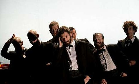  Un amplio elenco de actores interpretan A tempestade, que se representa esta noche en el Pazo. 