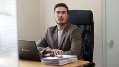 Ra�l P�rez gestion� varios casos de okupaci�n desde su despacho de Lugo.