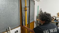 Plancha de la puerta del s�tano que forzaron los ladrones.