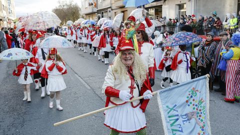 Gran desfile en Xinzo de Limia en el d�a grande del entroido