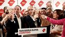 Maya, en el centro, brinda con sus colaboradores en la noche electoral