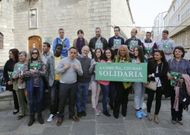 Los promotores del Festival Intercentros entregaron a Tierra de Hombres los 14.000 euros recaudados en la �ltima gala. 