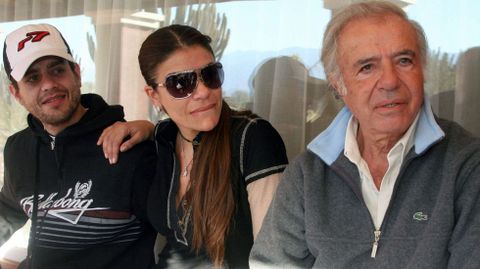 Carlos Naim Menem, con su hermana y su padre