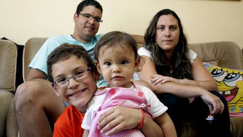 Daniel, Yessica y sus hijos Teresita y Carlos