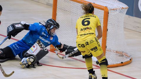 La n�mero 6 del Vila-Sana marca el 1-0 durante la final de la Copa de la Reina de Hockey Patines entre el CP Vila-sana y Telecable HC celebrado, este domingo, en el Palacio de Deportes de Gij�n