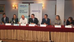 El conselleiro Villares, tercero por la derecha, en la clausura del Congreso de Pesca Artesanal celebrado en Ribadeo, donde destac� las ayudas a la modernizaci�n de la flota