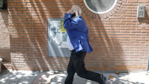 El juez Juan Carlos Peinado, saliendo de los juzgados de la plaza de Castilla (Madrid), en una imagen de archivo.