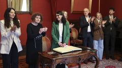 La rectora firm� en el Libro de Honra del Ayuntamiento en su primera visita oficial al Ayuntamiento.
