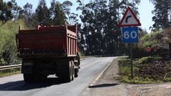 Un cami�n, a su paso por una carretera lucense, en una imagen de archivo. 