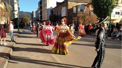 Desfile de comparsas de Carnaval en la calle Real de Quiroga en febrero del 2020