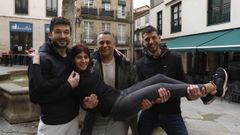V�ctor, Mar�a, �lex y Rub�n son camareros en los vinos de Ourense