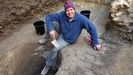 Oren Gutfeld, arquelogo de la Universidad Hebrea de Israel, en una excavacin en Jerusaln