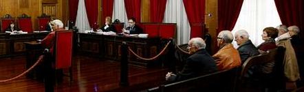 El fiscal reclama tres a�os de prisi�n para los ocho hermanos acusados, que ayer escucharon la declaraci�n de su cu�ado.